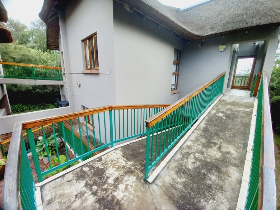 4 Bedroom Property for Sale in Boschenvaal River Front Lodges Free State